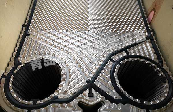 如果密封墊片材料不能很好地抵抗化學腐蝕,接觸到有害化學物質時會發生腐蝕,也能導致密封墊片性能下降