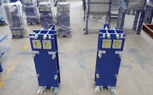 M10氟膠墊板式換熱器發貨